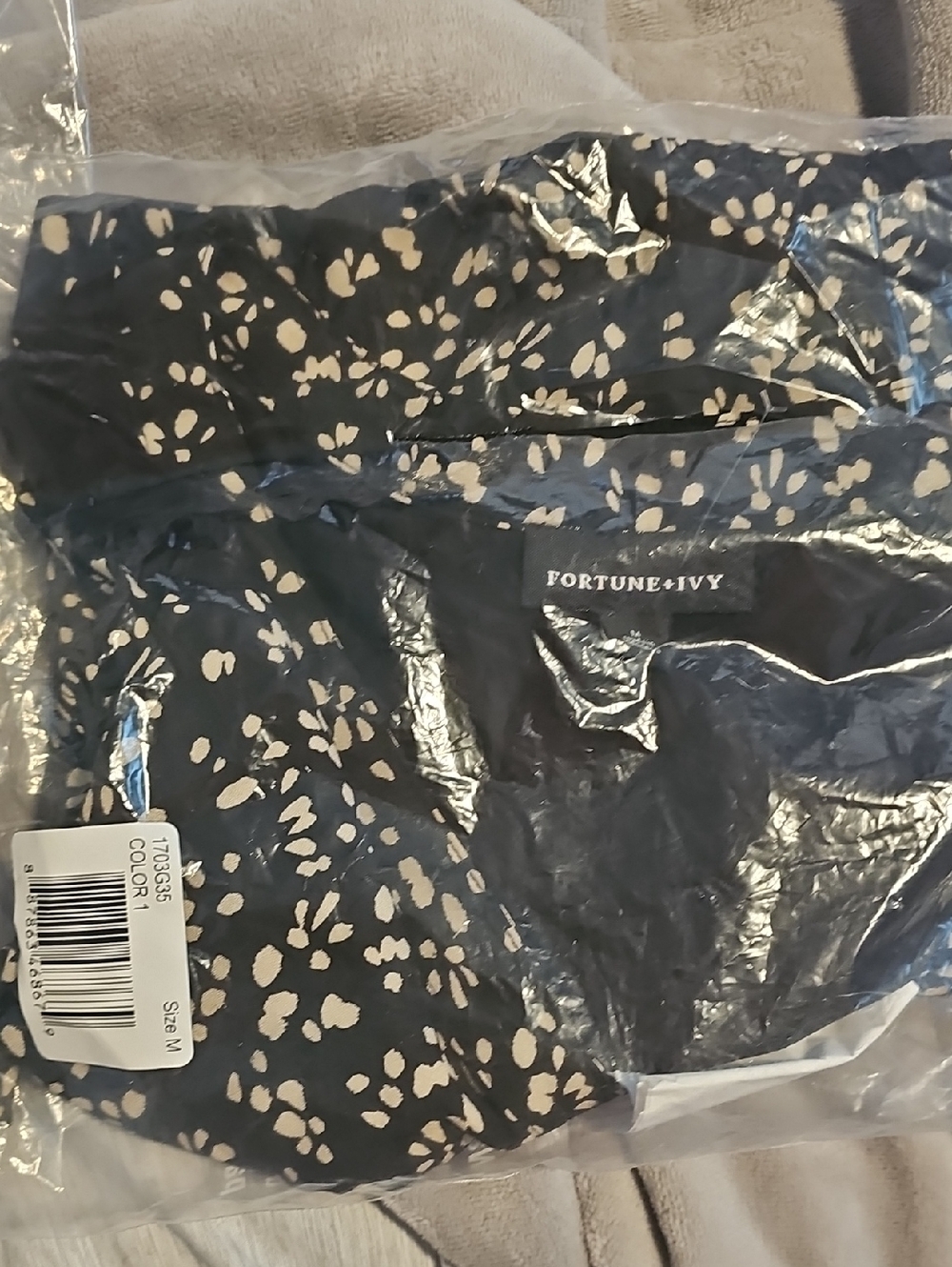 Fortune & Ivy Black & Cream Printed V-Neck Cap Sleeve Top - Picture 6 of 6